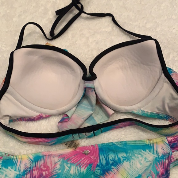 **Rare Find**Pink by Victoria Secret bikini set - Picture 7 of 15
